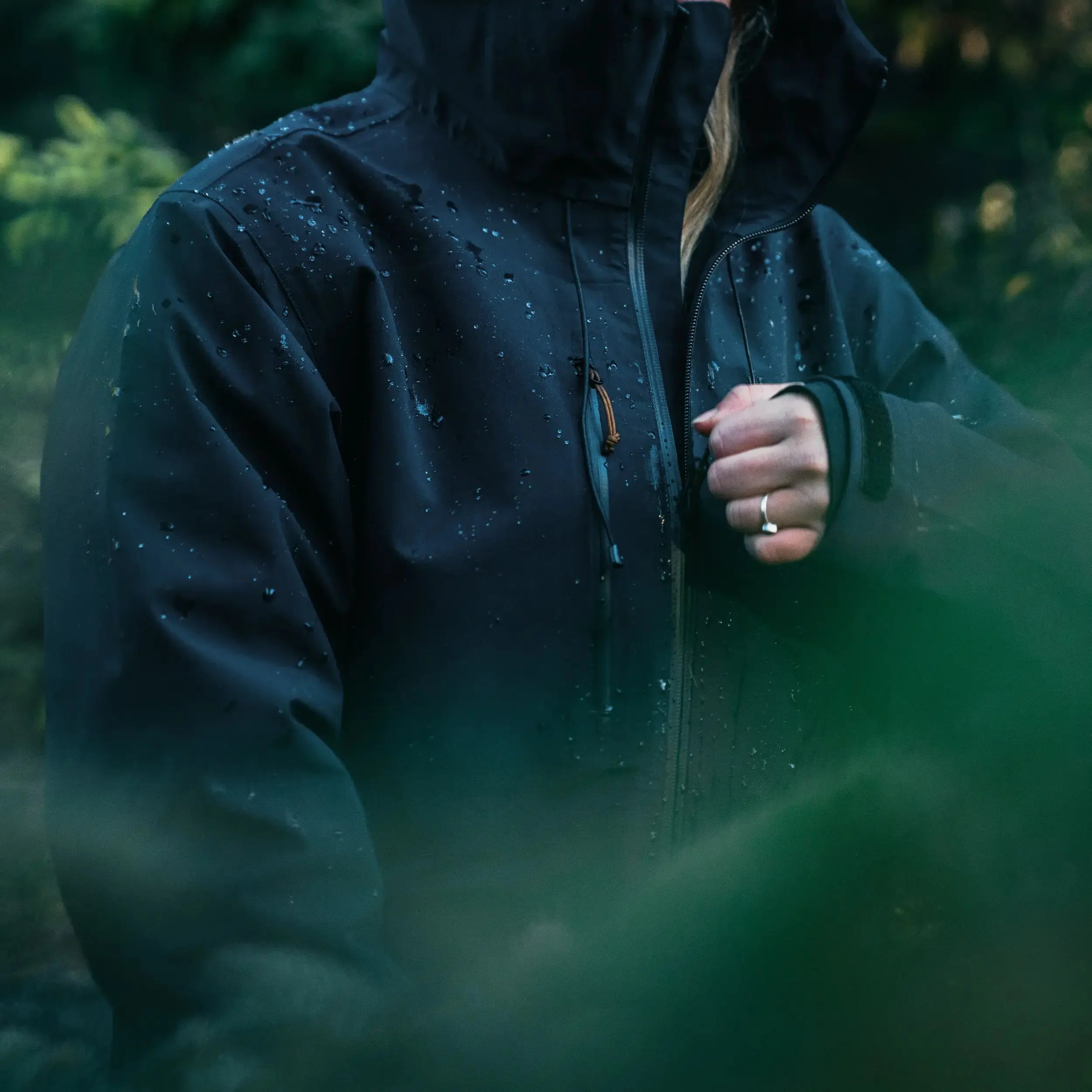 W's Cascapedia Hardshell Jacket - Image 11